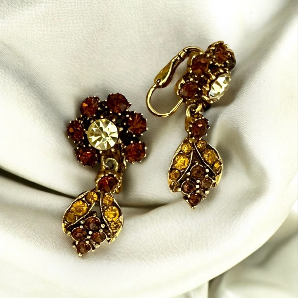 Elegant Mid-Century FLORENZA Clip-On Flower Earrings